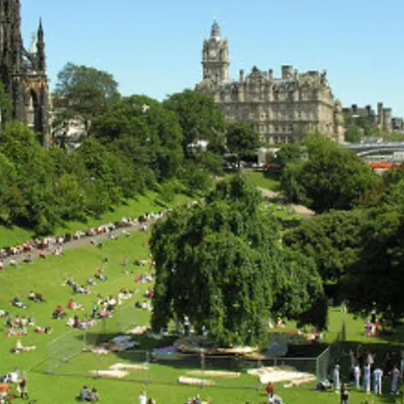 The Bonnie Bide Awa' Apartamento Edimburgo Exterior foto