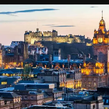 The Bonnie Bide Awa' Apartamento Edimburgo Exterior foto